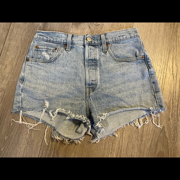 SOLD !! Levi’s 501 shorts, high rise non-stretch - Picture 6 of 9